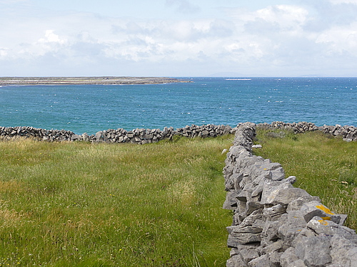 Stone wall on Inis Mor