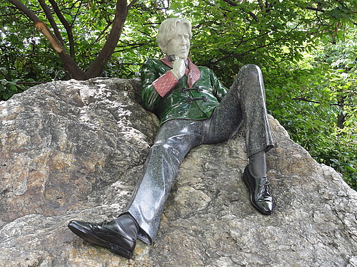 Oscar Wilde in Merrion Square Park, Dublin