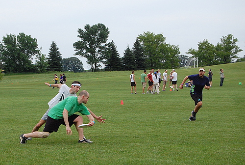The '02 and '07 Ultimate Frisbee challenge