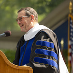 Former U.S. Ambassador Jimmy Kolker ’70 speaks at commencement.
