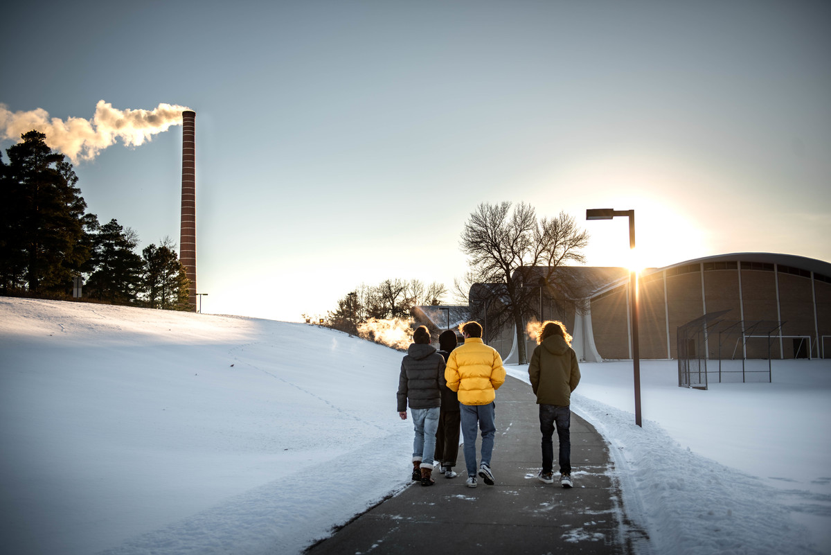 Students brave the cold on campus.