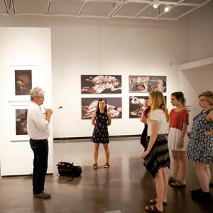 Gary Vikan ’67, the Benedict Distinguished Visiting Professor in Art History, with students